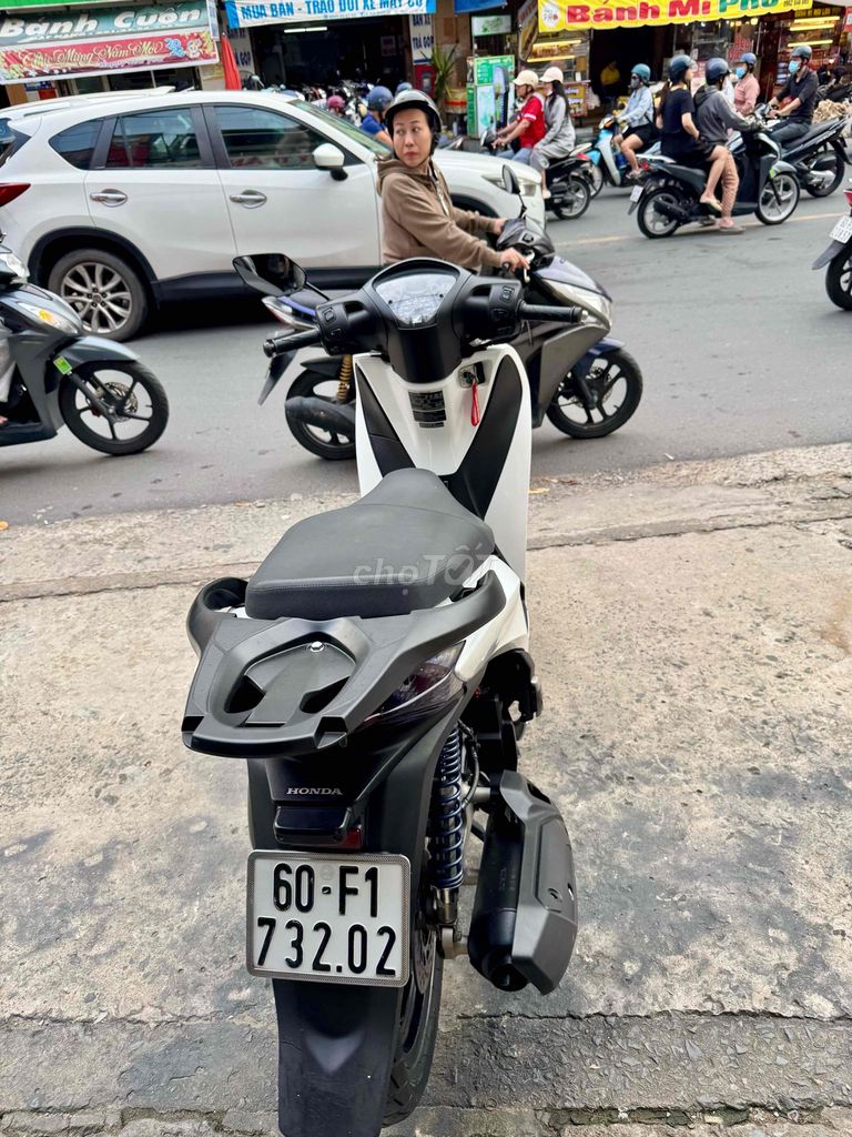 🟢🟢 SH 125 trắng đen 2015 xe đẹp chính  chủ có góp. Mua bán Xe máy tại Thành phố Biên Hòa Đồng Nai được đăng bởi XE MÁY CŨ THÀNH MỸ  hình 3