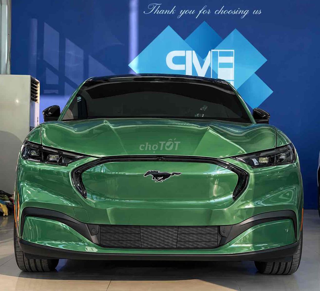 Полностью электрический внедорожник Ford Mustang Mach-E