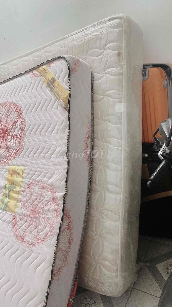Nệm lò xo 1m6x2m dày 20cm Trắng. Mua bán Giường, chăn ga gối nệm tại Thành phố Thủ Đức Tp Hồ Chí Minh được đăng bởi vinnhung hình 1