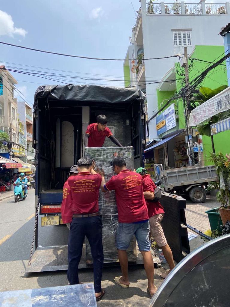Dịch vụ chuyển nhà trọn gói xe nâng hạ. Dịch vụ chuyển nhà tại Huyện Hóc Môn Tp Hồ Chí Minh được đăng bởi Chuyển Nhà Trọn Gói  Robert Biện hình 1