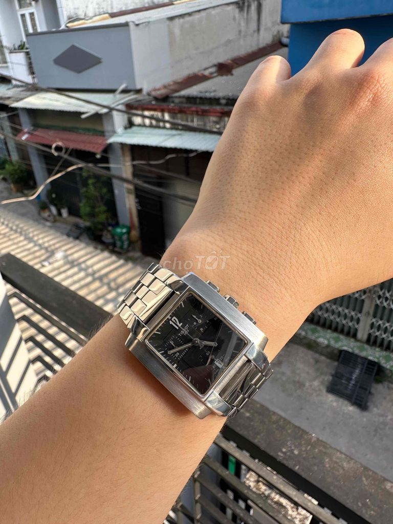 Đồng hồ đeo tay Tissot Tank Chronograph Nam Thép đ. Mua bán Đồng hồ tại Quận 4 Tp Hồ Chí Minh được đăng bởi Vương Thịnh hình 1