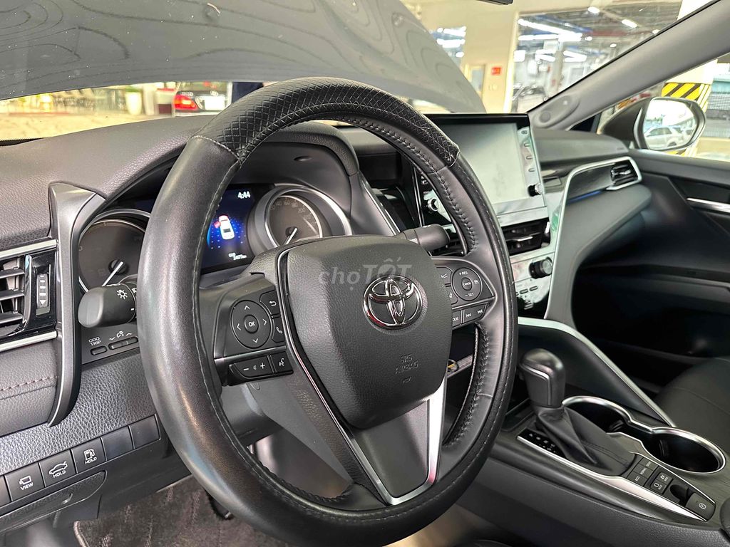 Toyota Camry Hybrid 2023 Đen 24.000 km. Mua bán Ô tô tại Quận Bình Thạnh Tp Hồ Chí Minh được đăng bởi phuongneo hình 8