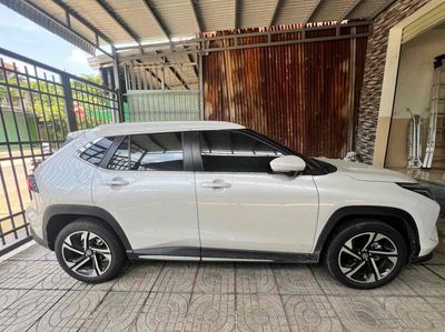 Toyota Yaris Cross Trắng 5 chỗ 5000 km