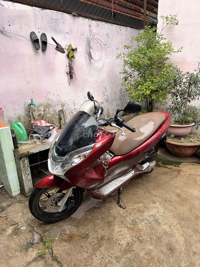 Honda PCX 2011 тайской сборки, красный