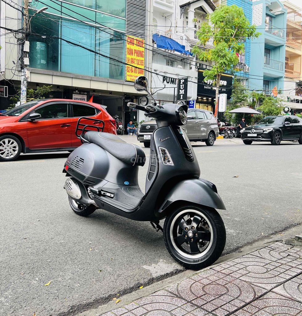 Vespa GTS 300 màu xám đẹp. Mua bán Xe máy tại Quận Bình Thạnh Tp Hồ Chí Minh được đăng bởi Mun hình 5