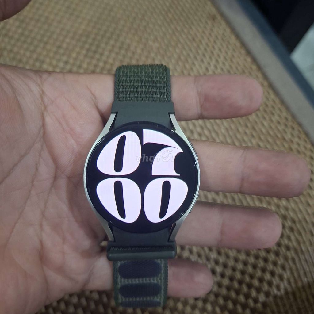 Samsung Galaxy Watch 6 42mm Xám. Mua bán Thiết bị đeo thông minh tại Quận Tân Bình Tp Hồ Chí Minh được đăng bởi hello hình 1