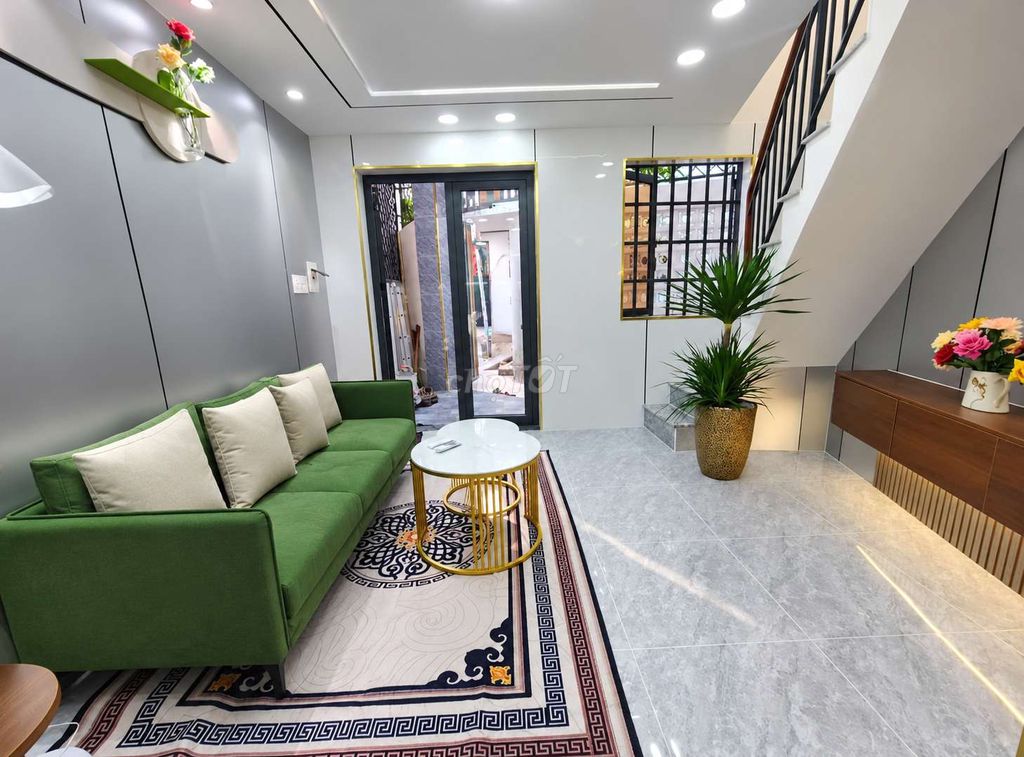 Nhà Đẹp 2 tầng. DTSD: 56m2. 2PN. Trung tâm Linh Xuân. Chỉ 2.x tỉ. 
