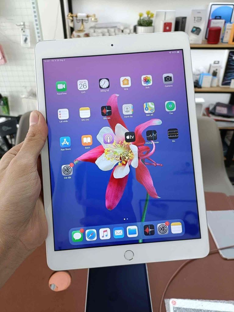 iPad Gen 7 32GB bản 4G Bạc 99%. Mua bán Máy tính bảng tại Quận Thanh Khê Đà Nẵng được đăng bởi TT PHONE hình 1