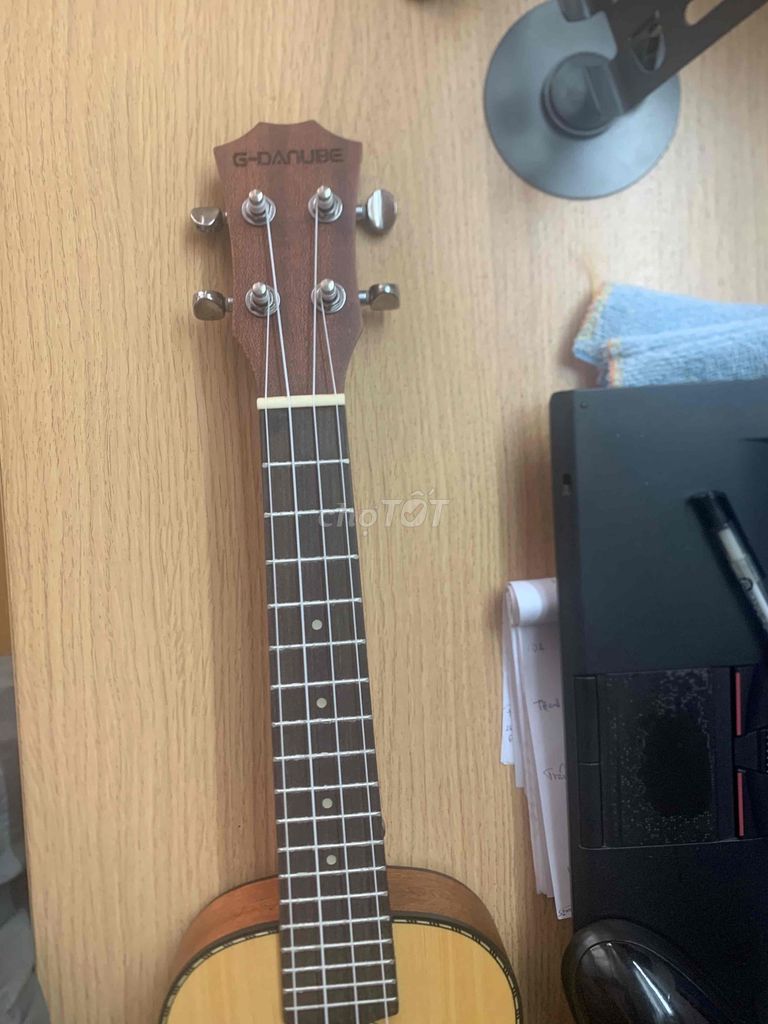 Đàn ukulele 99% new + túi đựng đeo vai. Mua bán Nhạc cụ tại Quận 3 Tp Hồ Chí Minh được đăng bởi choaq hình 1