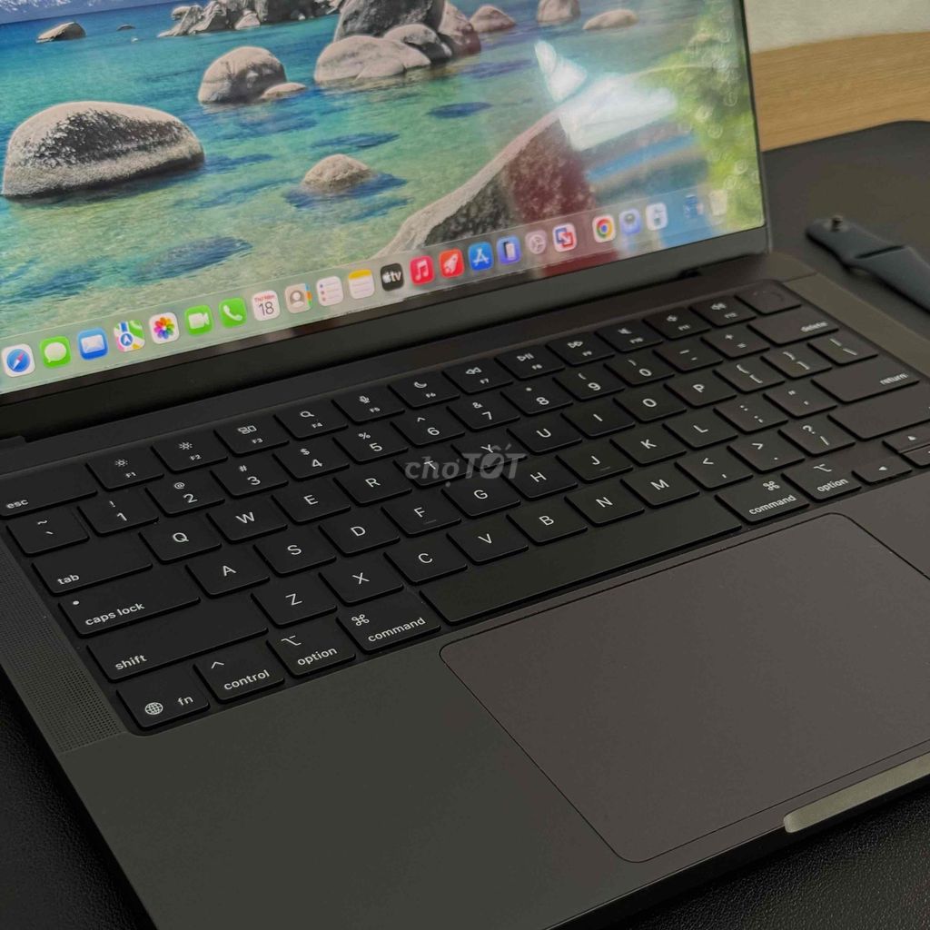 Apple MacBook Pro M5 14 inch 16GB/512GB Đen. Mua bán Laptop tại Thành phố Buôn Ma Thuột Đắk Lắk được đăng bởi Nguyễn Hoàng hình 1