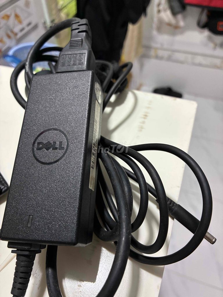 Sạc laptop Dell chui nhỏ màu Đen. Mua bán Phụ kiện (Màn hình, Chuột...) tại undefined Vĩnh Long được đăng bởi Bán lặt vặt hình 1