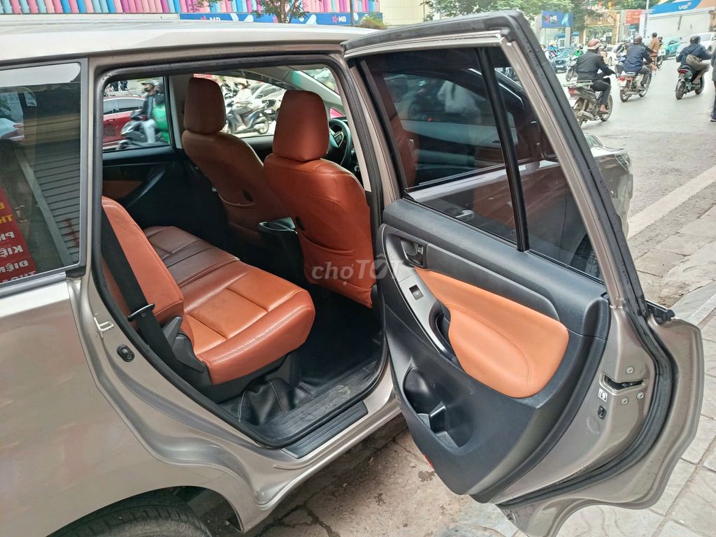 Toyota Innova 2016 2.0E - 29000 km. Mua bán Ô tô tại Quận Hai Bà Trưng Hà Nội được đăng bởi Trần Hùng hình 7