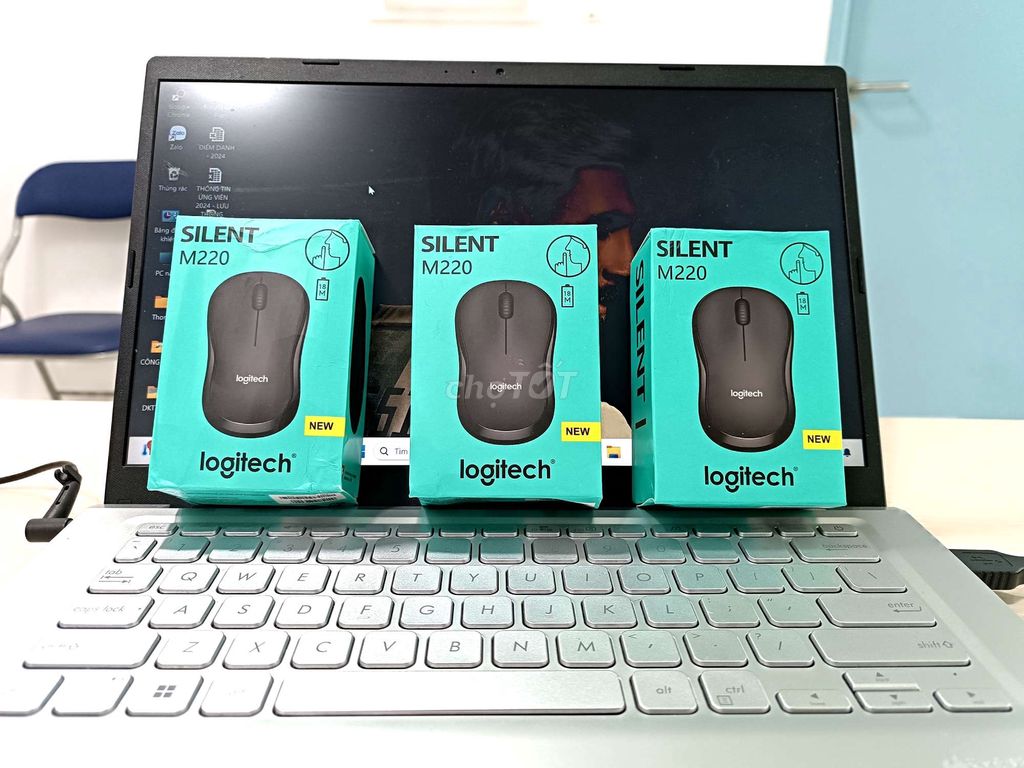 Logitech M220 - Chuột Không Dây, Không tiếng click