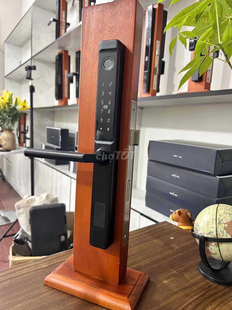 Xả kho Khóa thông minh Locktek F9, mặt kính. Mua bán Nội thất, đồ gia dụng khác tại Thị xã Từ Sơn Bắc Ninh được đăng bởi Quang Phong hình 1