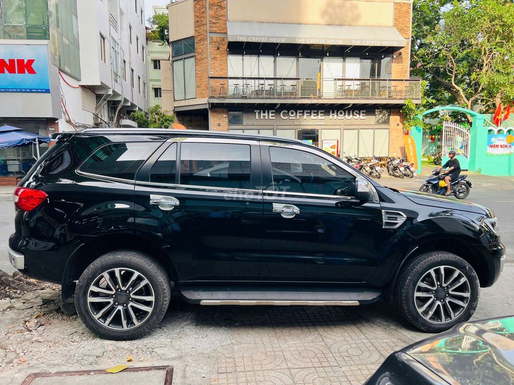 Ford Everest 2019 Titanium 2.0L 4x2 AT - 37000 km. Mua bán Ô tô tại Quận Tân Phú Tp Hồ Chí Minh được đăng bởi Trần Hoàng Long hình 4