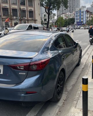 Mazda 3 đời 2018 màu xanh, 100.000 km. Mua bán Ô tô tại Quận Long Biên Hà Nội được đăng bởi TRUNG 
