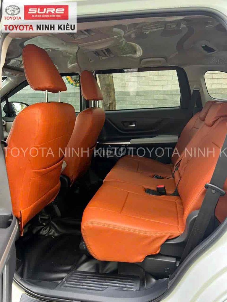 Toyota Veloz Cross Top 2024 Trắng 16.000 km. Mua bán Ô tô tại Quận Ninh Kiều Cần Thơ được đăng bởi Thuý Ngọc Toyota hình 6