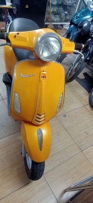 Xe máy điện hiệu vespa màu vàng. Mua bán Xe điện tại Quận Hải Châu Đà Nẵng được đăng bởi truongbui