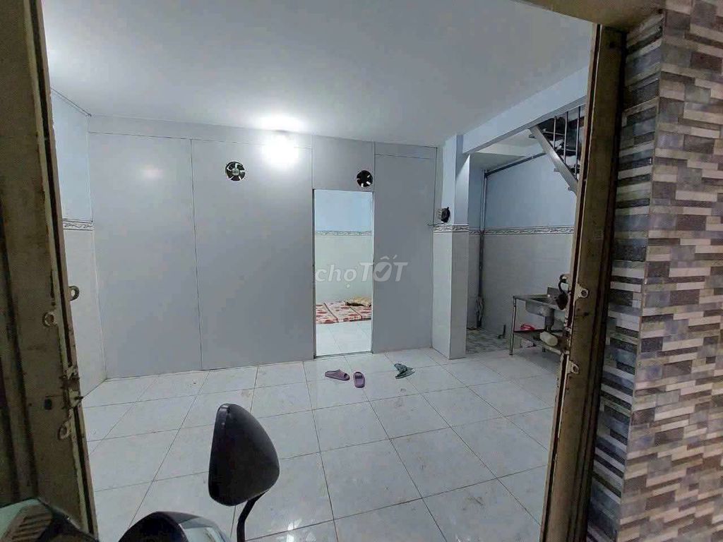 Rent · 3 bd · 30 м² · Quận 10, ул. Đường Cao Thắng