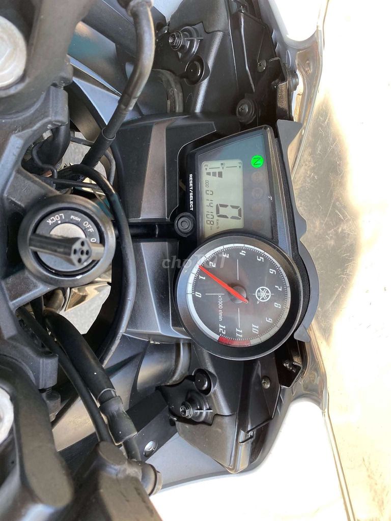 R15 xe đẹp zin đi rất ít bstp 9 chủ. Mua bán Xe máy tại Quận Tân Phú Tp Hồ Chí Minh được đăng bởi phong hình 10