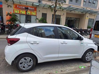 Hyundai i10 2025 Trắng Số sàn 10.000 km
