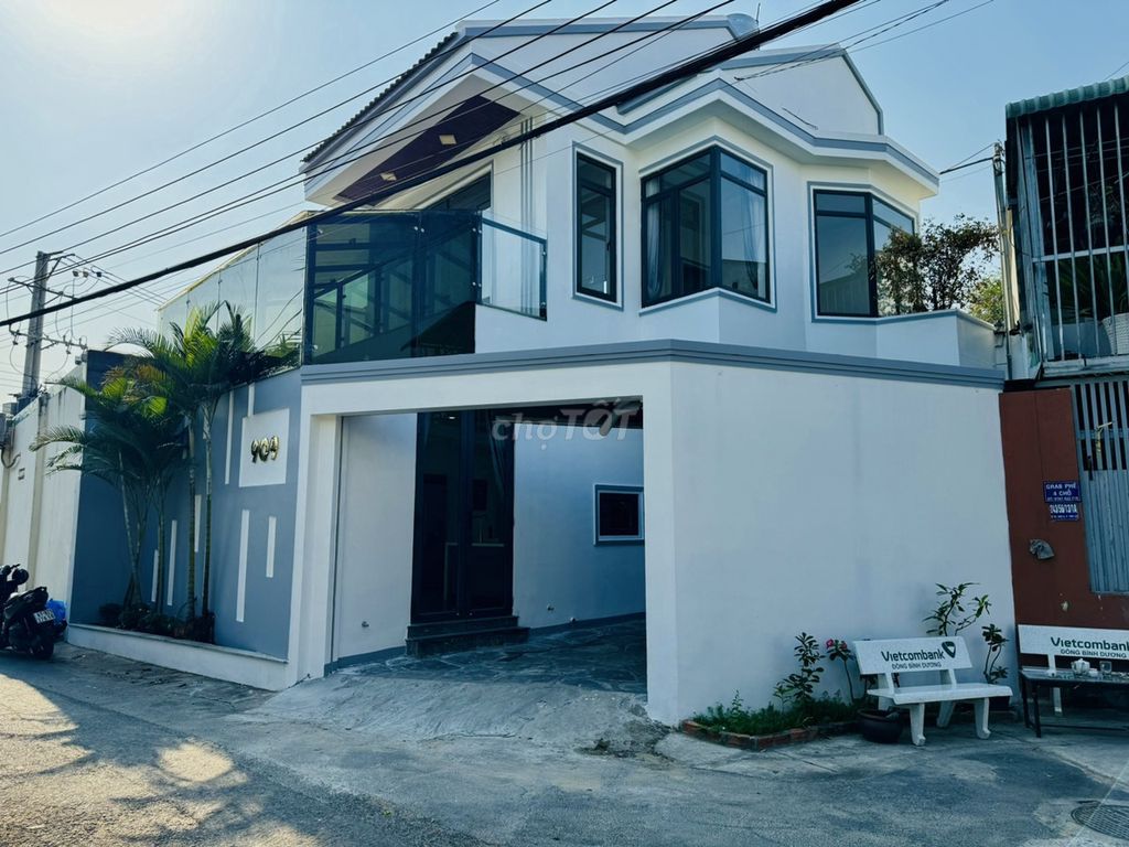 Nhà 1 trệt 1 lầu mái thái Cách Nguyễn Bình 50m giá rẻ nhất Phú Lợi