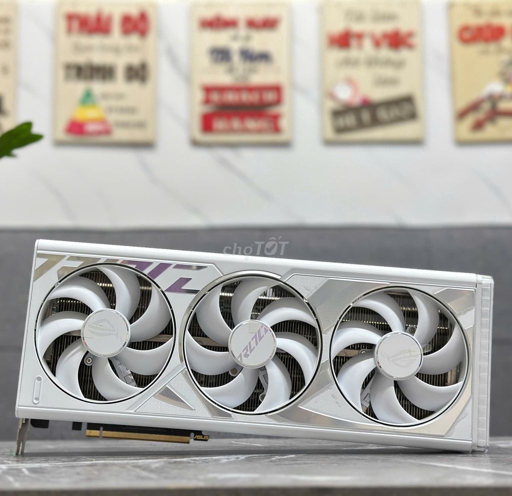 VGA ASUS ROG Strix RTX 4090 OC WHITE EDITION 24GB