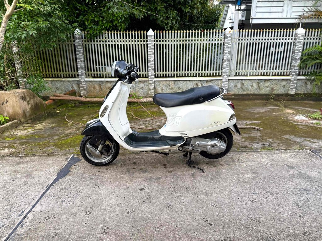 -Vespa Lx 125 Dáng Sang Trọng Máy Êm. Mua bán Xe máy tại Huyện Phong Điền Cần Thơ được đăng bởi Danh Hà hình 5