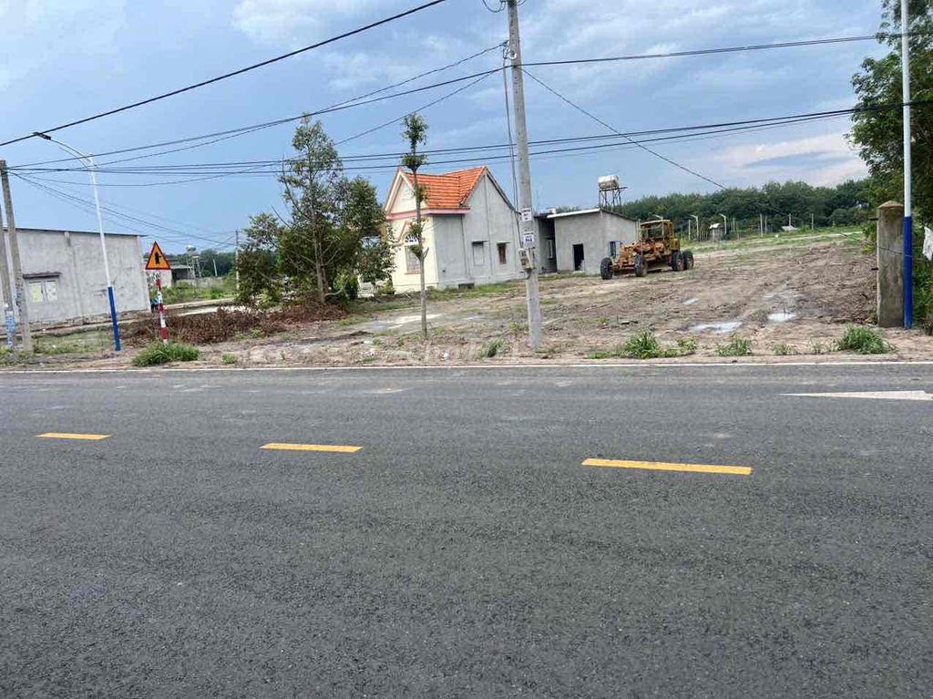 Bán gấp lô Góc ở Đường Cao Bá Quát Chơn thành 530tr