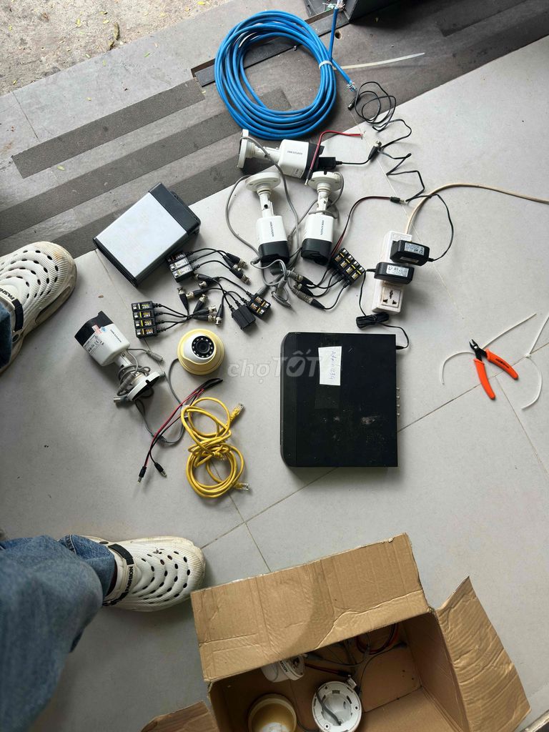 8 camera hikvidson cộng nguồn tổng. Mua bán Máy ảnh, Máy quay tại Huyện Cần Giuộc Long An được đăng bởi mr doggy hình 1