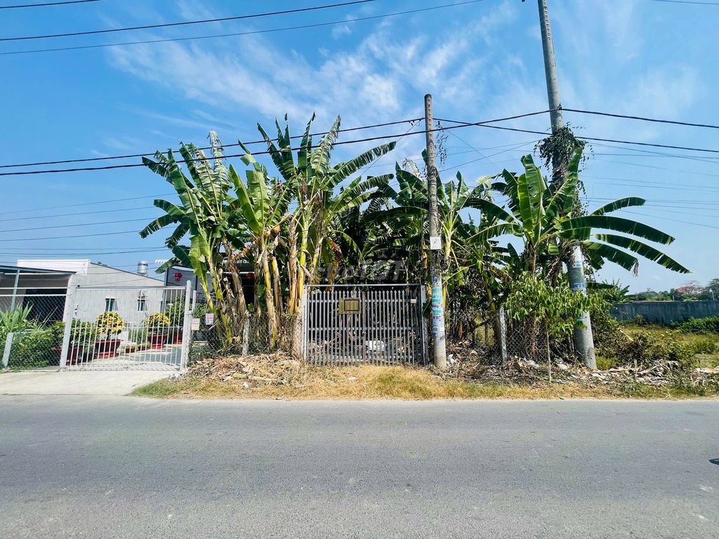 Đất làm nhà vườn (10x41) ngay Củ Chi gần BV Xuyên Á, giá 775tr SHR.