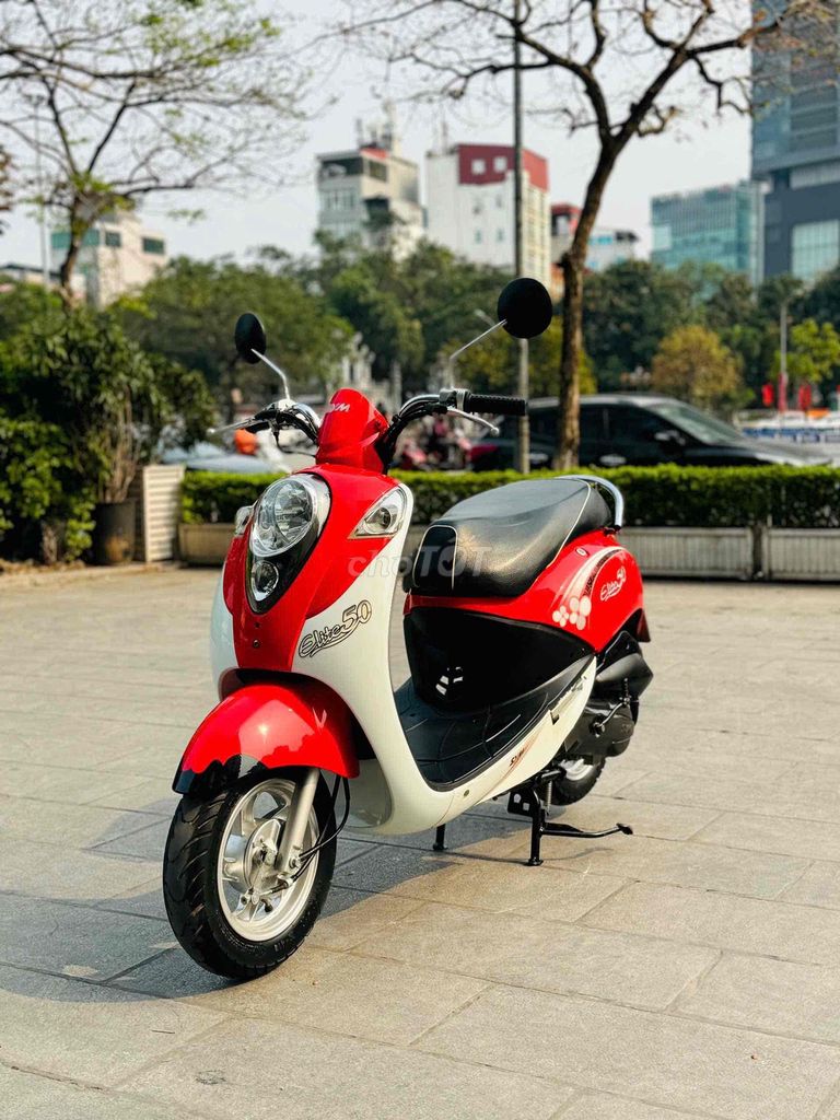 Elite 50cc chính hãng sơn máy zin 100% 1 chủ. Mua bán Xe máy tại Quận Cầu Giấy Hà Nội được đăng bởi nguyễn bích thuỷ hình 2