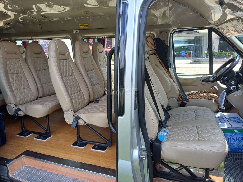 Ford transit 16-местный серебристый