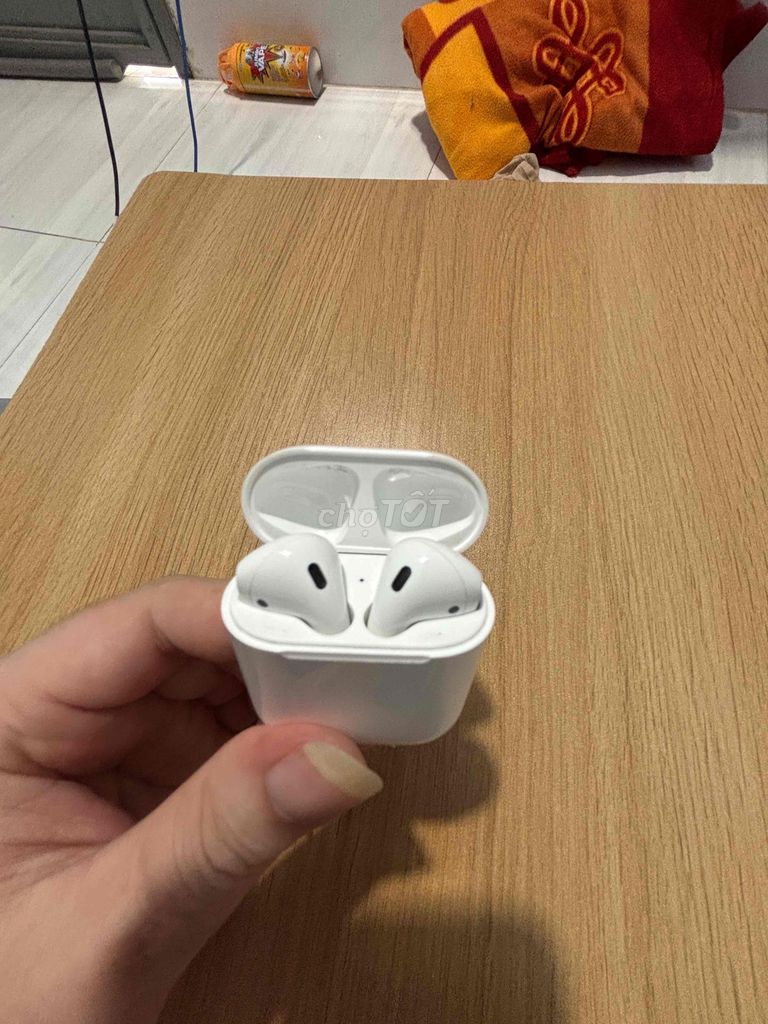 Tai nghe Airpods 2 ít sử dụng nên cần bán ạ. Mua bán Tivi, Âm thanh tại Thị xã Bến Cát Bình Dương được đăng bởi Q U Ố C V I Ệ T hình 1
