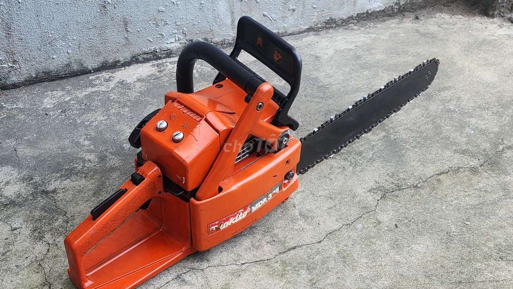 Máy cưa xăng hiệu makita hàng nội địa nhật