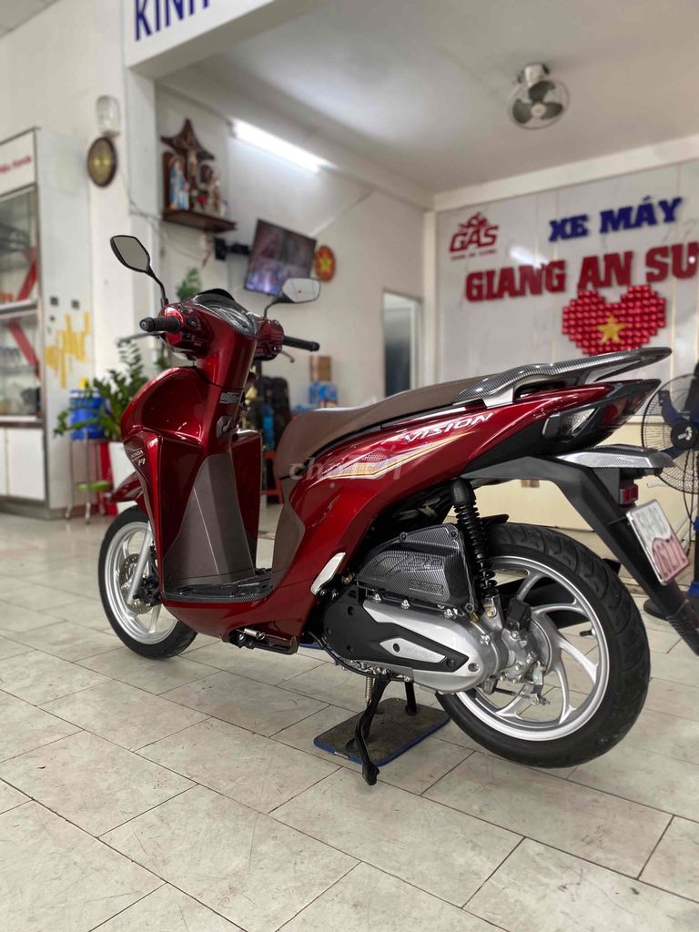 Honda Vision 110 đk 2022 màu đỏ đen BSTP. Mua bán Xe máy tại Quận 12 Tp Hồ Chí Minh được đăng bởi Xe Máy Hoàng Giang An Sương  hình 6