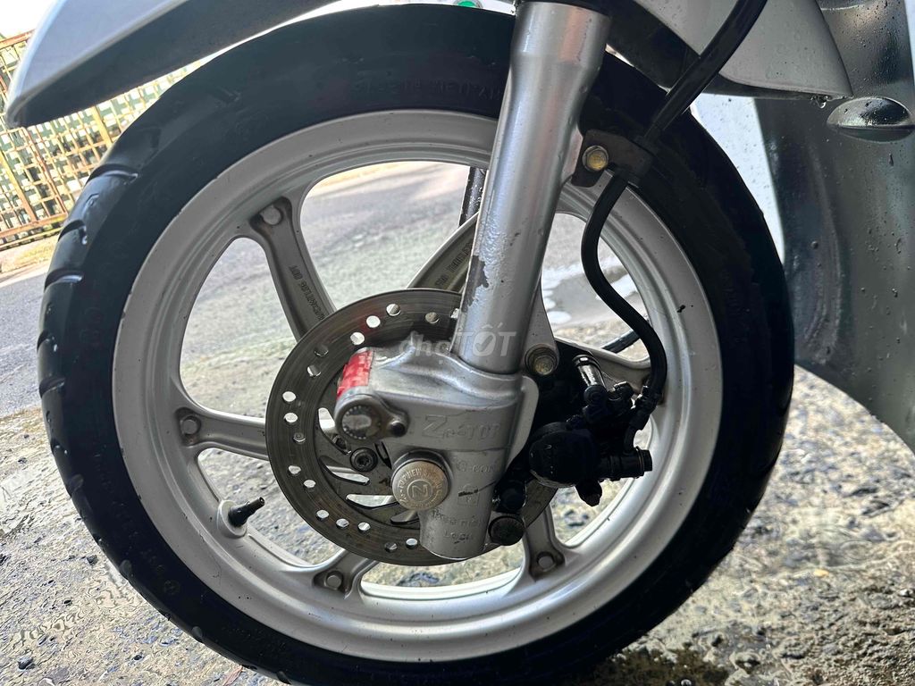 Vision 2014 limited, màu trắng, nguyên zin,2 chìa. Mua bán Xe máy tại Quận Bình Tân Tp Hồ Chí Minh được đăng bởi Đông hình 10