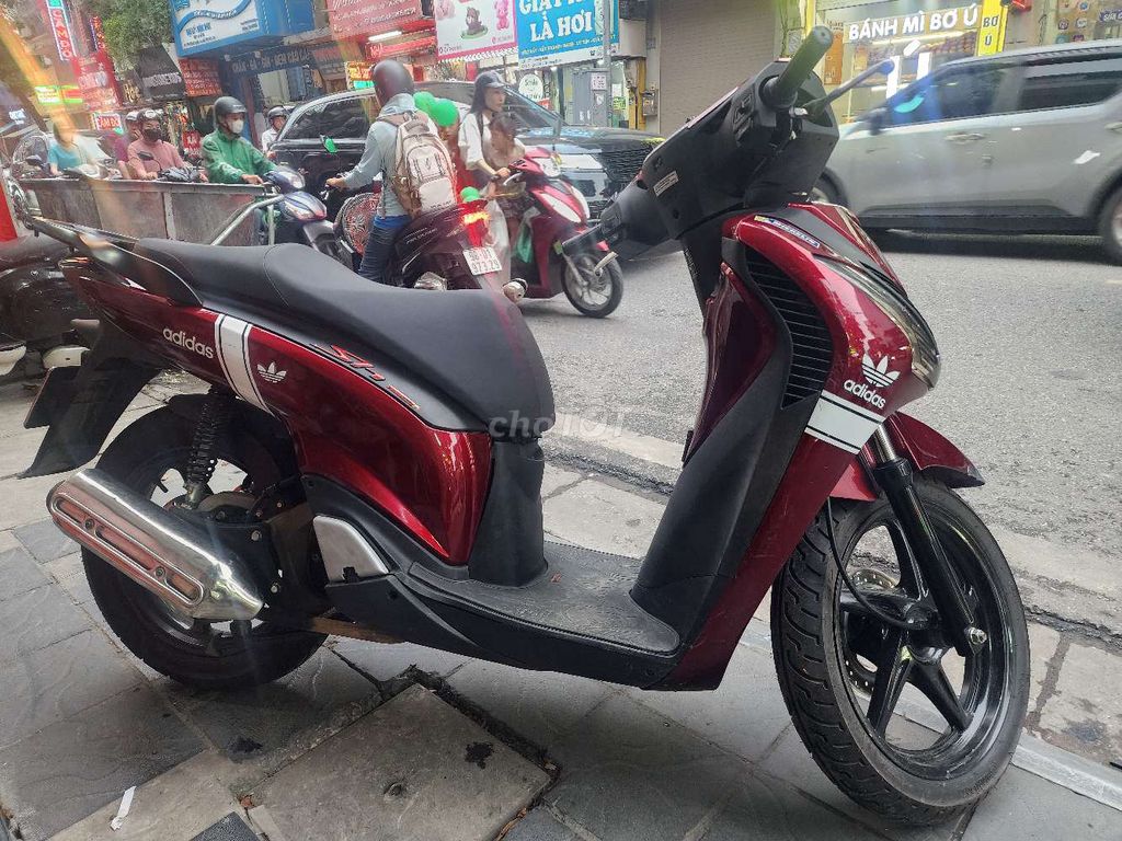 Honda SH125i 2005 Красный Импортный