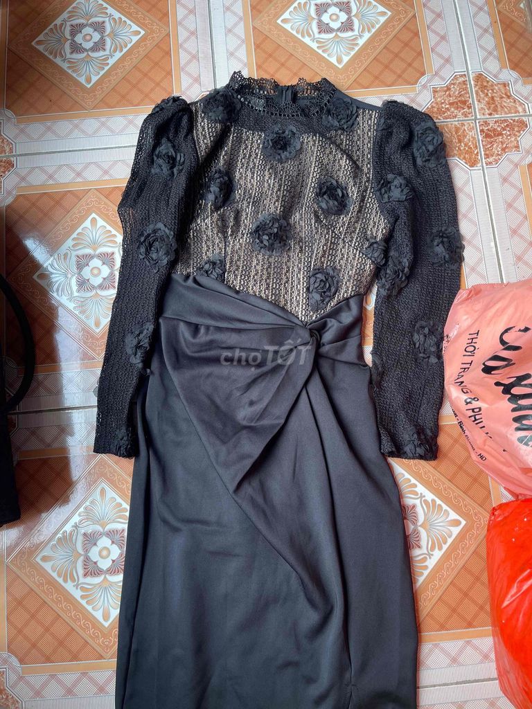 Đầm Nữ Ren Lụa Đen size L. Mua bán Quần áo tại Huyện Khoái Châu Hưng Yên được đăng bởi Minh Cầm hình 1