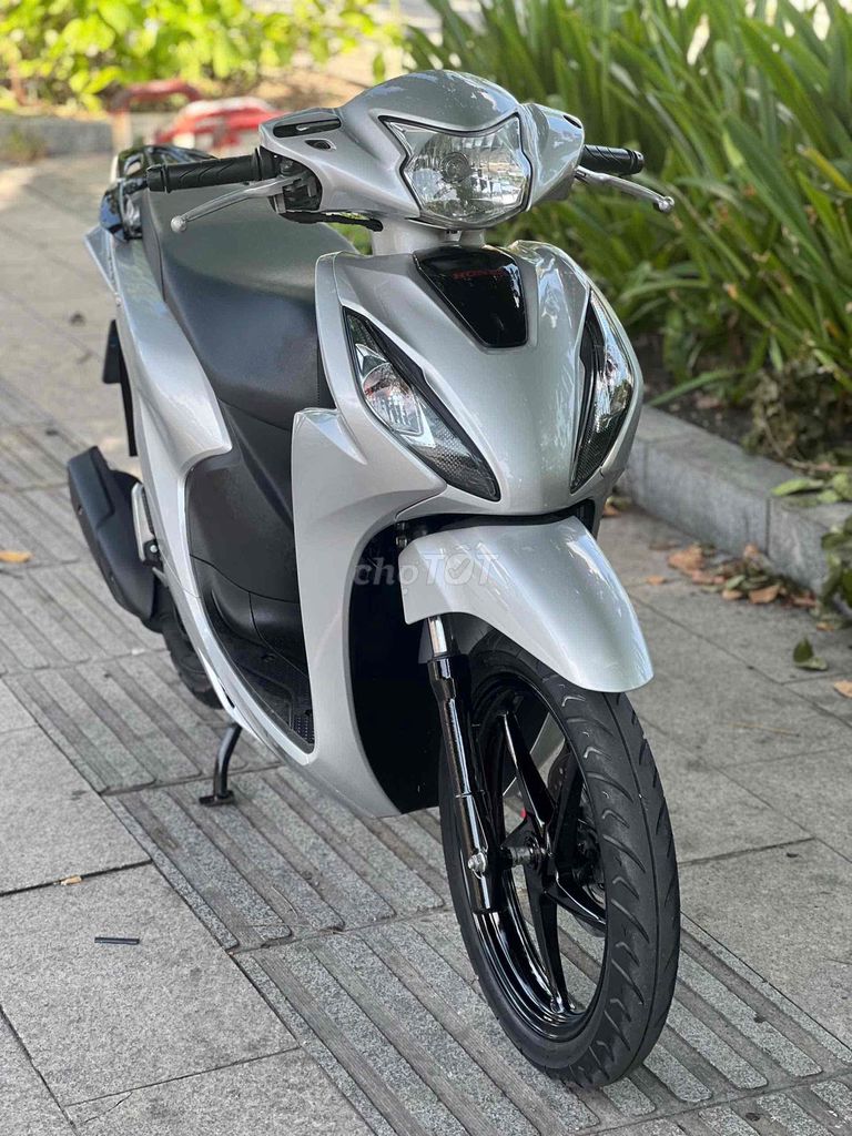 Honda Vision 2022 Bản Đặc Biệt Smartkey Bạc