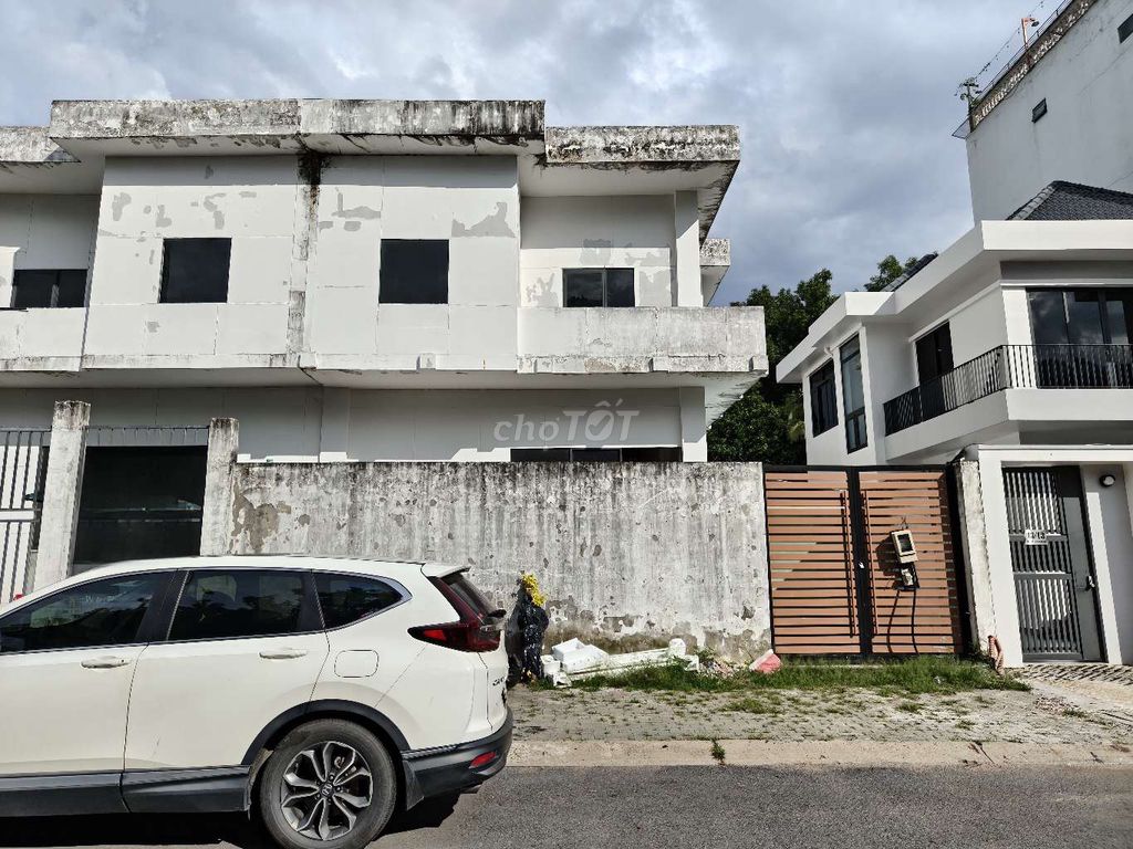 Аренда · 3 комн. · 210 м² · Thành phố Thủ Đức, ул. Đường Trần Não