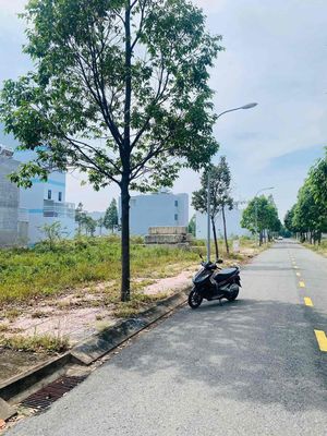Đất chính chủ cần bán thương lượng trực tiếp. Mua bán đất tại Thành phố Tân An Long An được đăng bởi nguyễn thành đạt