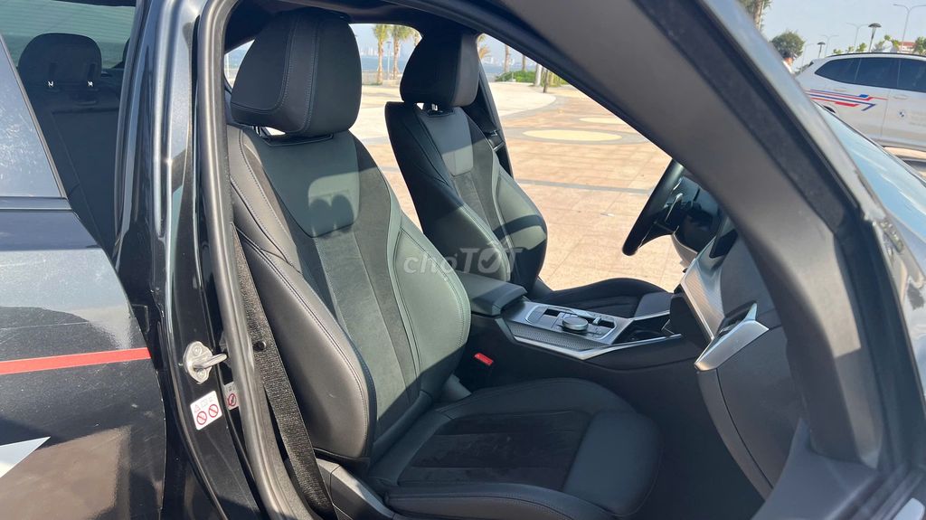 BMW 3 Series 2023 330i M Sport - 36000 km. Mua bán Ô tô tại Quận Liên Chiểu Đà Nẵng được đăng bởi Anh Quy hình 17