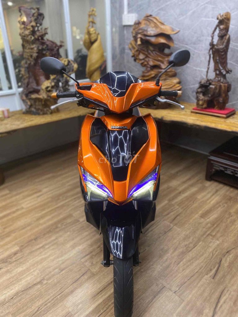 👉Airblade 125Fi máy nguyên zin, dàn áo liền lạc. Mua bán Xe máy tại Quận 7 Tp Hồ Chí Minh được đăng bởi Xe Cũ Hiếu CT hình 3