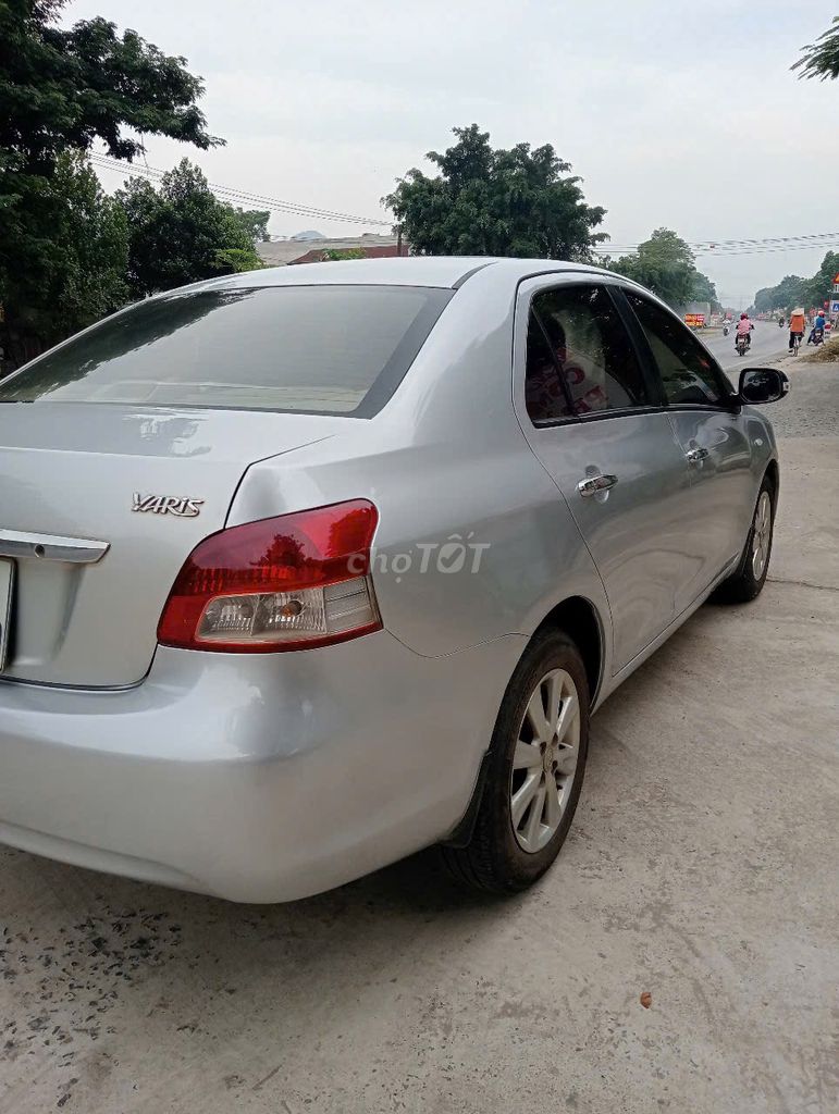 Toyota Yaris 2011 1.3 AT - 170000 km. Mua bán Ô tô tại Huyện Yên Thủy Hòa Bình được đăng bởi Trần Quỳnh hình 1