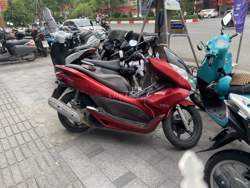 Pcx đỏ 2012 - xe ít sd nên còn khá mới. Mua bán Xe máy tại Quận Đống Đa Hà Nội được đăng bởi Đoàn Hoành hình 2