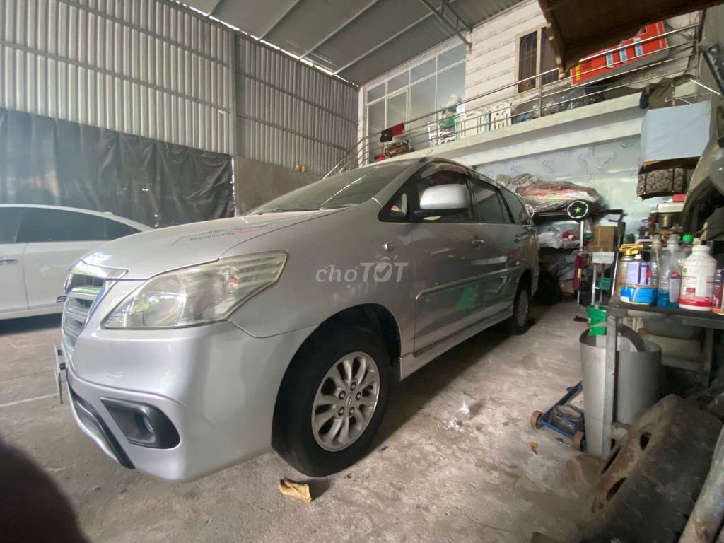 Toyota Innova 2014 photo 2