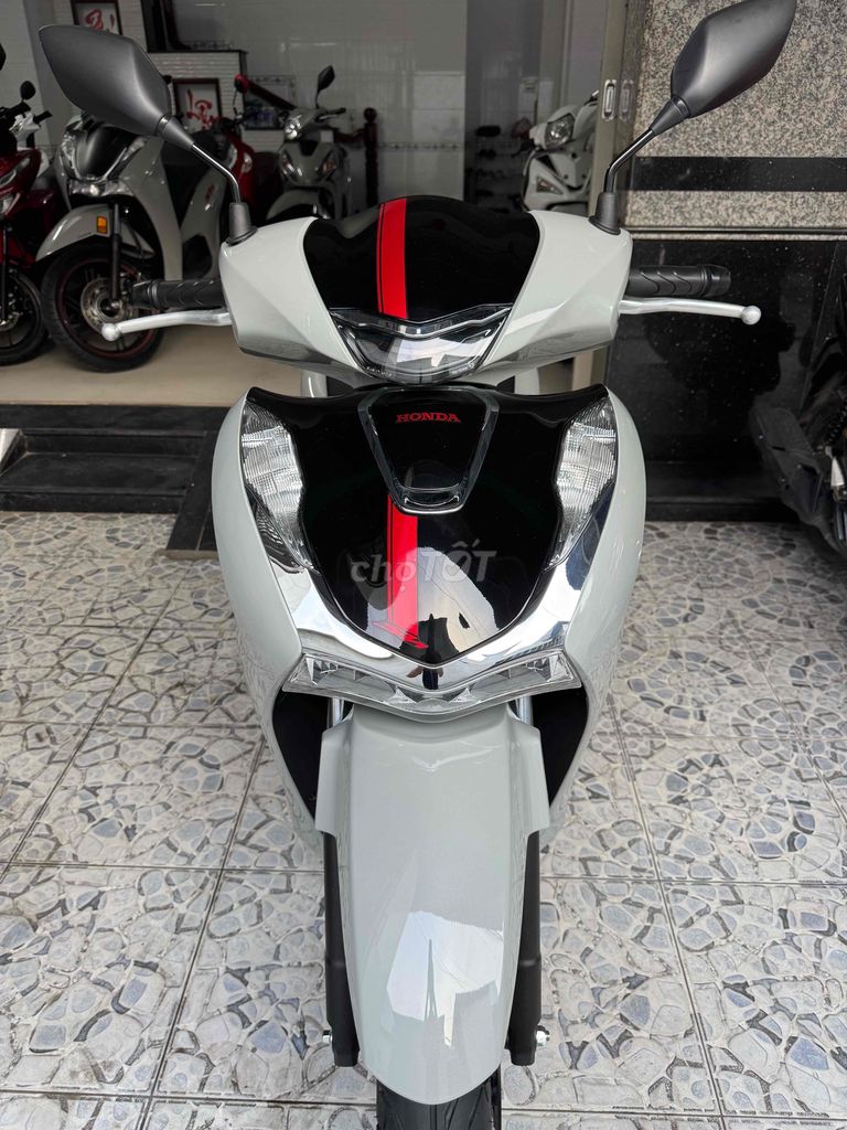 SH Vn 160cc 09-2023 Màu Xi Măng..Chạy 2.000Km