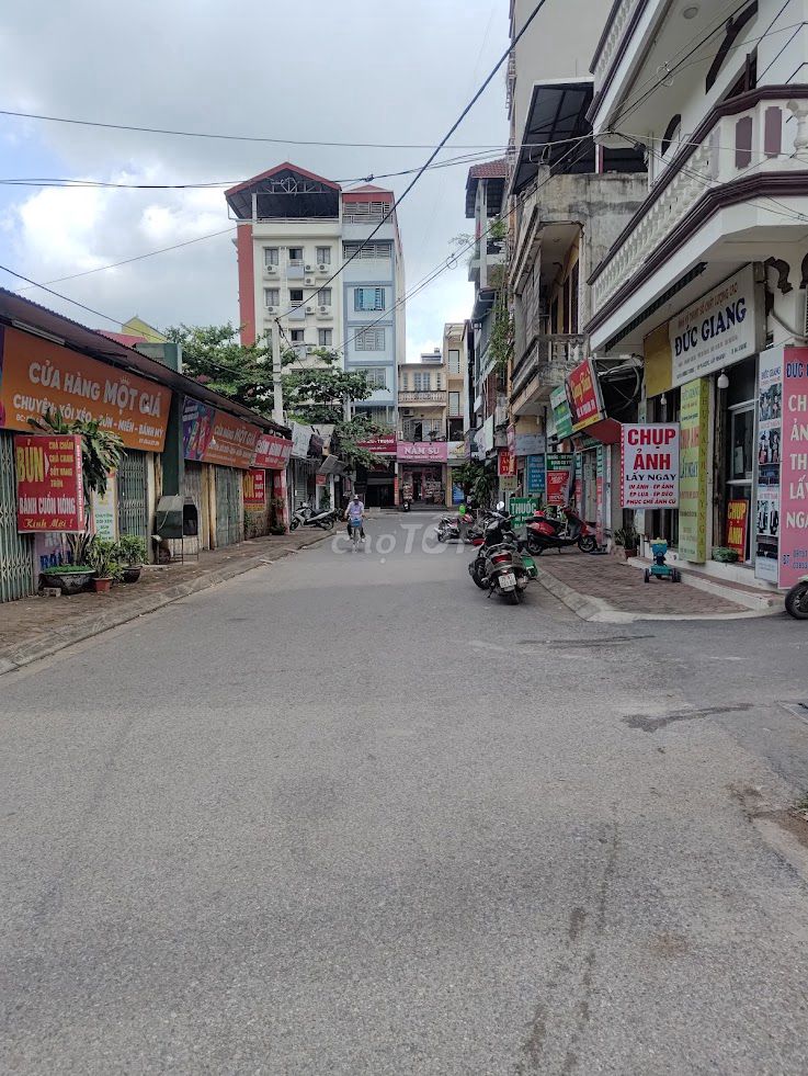 Bán nhà mặt phố Cửu Việt 25 phòng cho thuê.