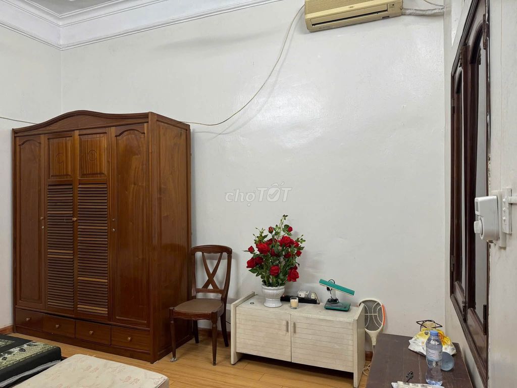 Дом целиком 45м² х 4 этажа в переулке 10 Lang Ha - Донгда
